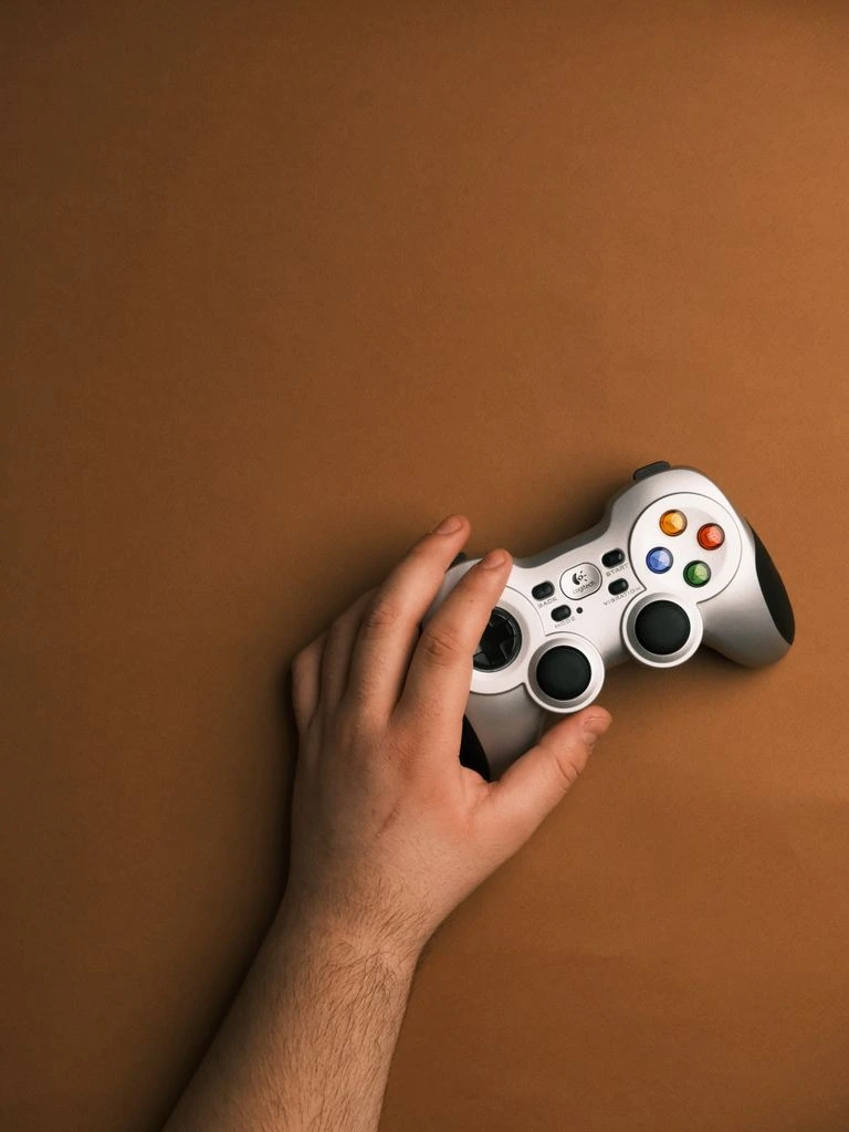 Steam Deck running the Hollow King benchmark.